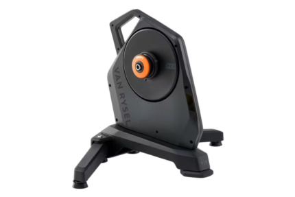Home Trainer Connecté Van Rysel RCR Zwift Ready avec Zwift Cog & Click, puissance 2800 W et simulation de pente 27 %